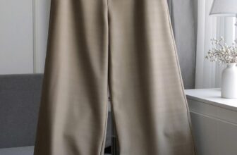 [🆕🇻🇳] ViS Store 👕 Top1Fashion 👗  FRONT-&-BACK PLEATED WIDE-LEG TROUSERS
Một thiết kế quần suông ống rộng với điểm nhấn đường chiết ly trước – sau, tối giản nhưng vẫn giữ được vẻ thanh lịch , shares-1✔️ , likes-10❤️️ , date-2025-12-05 22:21:32🇻🇳🇻🇳🇻🇳📰🆕