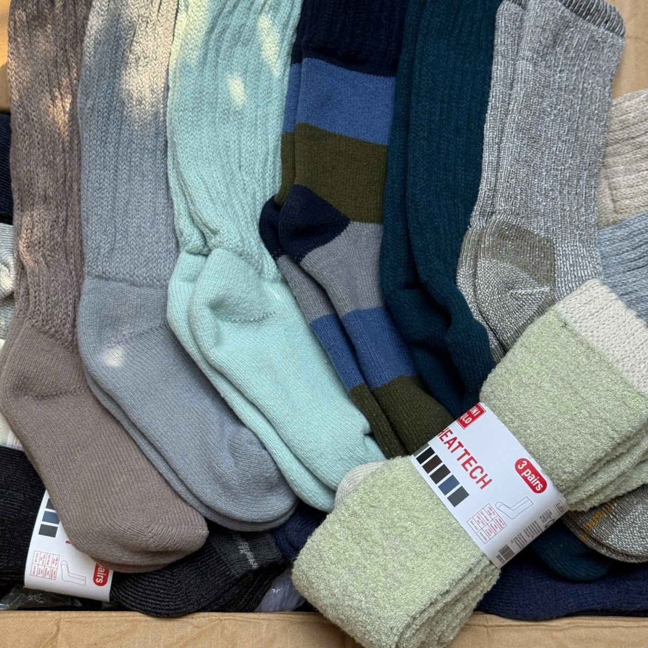 [🆕🇻🇳] Mirinshopvnxk – Thời trang nữ xuất khẩu 👕 Top1Fashion 👗  Siêu ấm
Mẫu tất uniqlo hatech cổ trung chủ yếu , có thêm ít cổ cao màu sắc cực đẹp , toàn tone màu basic , trẻ trung : đen , trắng , nâu , đỏ , xanh bơ , shares-0✔️ , likes-0❤️️ , date-2025-12-07 21:52:59🇻🇳🇻🇳🇻🇳📰🆕