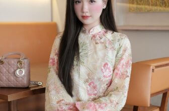 [🆕🇻🇳] Hera Chic – Thời trang nữ thiết kế và may thủ công bằng cả trái tim ♥️ 👕 Top1Fashion 👗  𝐀́𝐨 𝐝𝐚̀𝐢 𝐋𝐚𝐦 𝐘𝐞̂𝐧 – 𝐭𝐡𝐢𝐞̂́𝐭 𝐤𝐞̂́ 𝐬𝐢𝐧𝐡 𝐫𝐚 𝐝𝐚̀𝐧𝐡 𝐜𝐡𝐨 𝐧𝐡𝐮̛̃𝐧𝐠 𝐜𝐡𝐢̣ 𝐞𝐦 𝐲𝐞̂𝐮 𝐧𝐞́𝐭 đ𝐞̣𝐩 𝐜𝐨̂̉ đ𝐢𝐞̂̉𝐧, 𝐭𝐢𝐧𝐡 𝐭𝐞̂́ 𝐯𝐚̀ 𝐬𝐚𝐧𝐠 𝐭𝐫𝐨̣𝐧𝐠.
Chất liệu voan đính kết thủ công  , shares-0✔️ , likes-6❤️️ , date-2025-12-09 22:55:54🇻🇳🇻🇳🇻🇳📰🆕