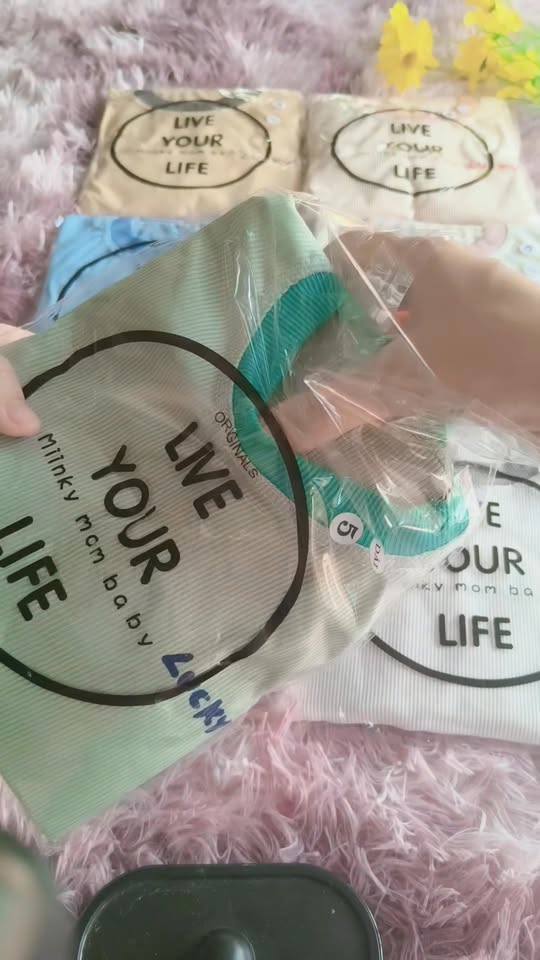 [🆕🇻🇳]  Bắp shop – chuyên quần áo trẻ em  🧑‍🧒❤️️👶⭐️ Mom nào thích mặc kín cổ chỗ bé
25k bộ.
Mua 5 bộ miễn phí ship 4-15kg , shares-0✔️ , likes-5❤️️ , date-2025-12-04 20:13:51🇻🇳🇻🇳🇻🇳📰🆕