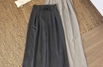 [🆕🇻🇳] Xoài’s Corner, các mẹ sẽ tìm được những món đồ phù hợp cho các bé 😎❤️️⭐️ Vải đẹp mềm ko nhăn rủ quần đi làm đi chơi đều hợp, có túi xỏ sâu 2 bên tiện lợi , hoạ tiếtnhỏ xinh dễ phối đồ lắm ạ
Màu : ghi đậm- be nhạt
Bảng size tham  , shares-0✔️ , likes-0❤️️ , date-2025-12-09 04:12:50🇻🇳🇻🇳🇻🇳📰🆕