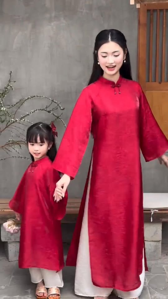 [🆕🇻🇳] Sachi Handmade – 𝘊𝘩𝘶𝘺𝑒̂𝘯 𝘱𝘩𝑢̣ 𝘬𝘪𝑒̣̂𝘯 𝘩𝘢𝘯𝘥𝘮𝘢𝘥𝘦 𝘤𝘩𝘰 𝘮𝑒̣ 𝘷𝑎̀ 𝘣𝑒́  🧑‍🧒❤️️👶⭐️ Những ngày bé diện đồ xanh, đồ jean thì nhất định phải có 𝐬𝐞𝐭 𝐤𝐞̣𝐩 𝐦𝐚́𝐢 𝐝𝐞𝐧𝐢𝐦 đ𝐢́𝐧𝐡 𝐡𝐨𝐚 𝐝𝐚𝐢𝐬𝐲 đi cùng cho đủ combo nha mẹ ơiNền kẹp là vải denim xanh nh , shares-0✔️ , likes-4❤️️ , date-2025-12-08 16:30:51🇻🇳🇻🇳🇻🇳📰🆕