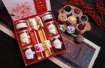 [🆕🇻🇳] Xưởng chai lọ, hũ nhựa, In ấn tem nhãn giá rẻ – freeship toàn quốc  (Chai Lọ In Ấn) 🎨 Top1Designs ✨   SẮM HŨ NHỰA, TEM NHÃN ĐÓNG HÀNG TẾT – NHẬN NGAY ƯU ĐÃI KHỦNG-TẶNG TEM DÁN TẾT 4 CM TRÊN MỖI KIỆN HÀNG-MIỄN PHÍ THIẾT KẾ , PHÍ VẬN CHUYỂN ÁP DỤNG CHO , shares-3✔️ , likes-8❤️️ , date-2025-12-08 19:13:13🇻🇳🇻🇳🇻🇳📰🆕