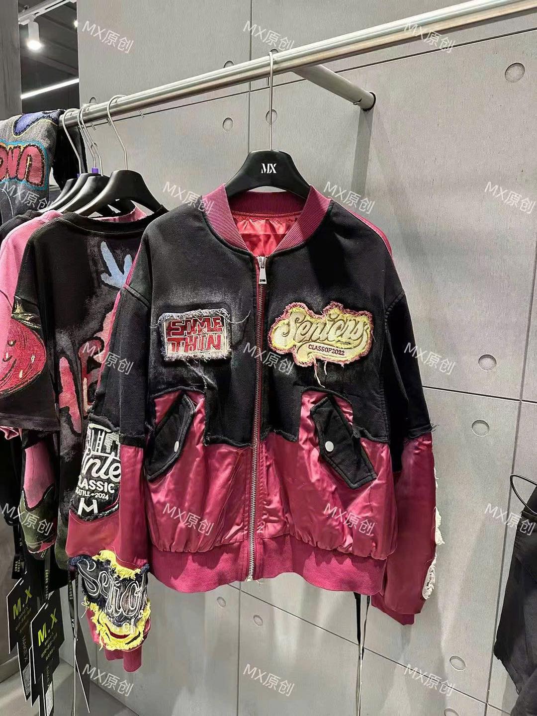 [🆕🇻🇳] PHÙNG MINH LONG 👕 Top1Fashion 👗  “Mặc lên bộ outfit limited, tôi không cần cố gắng để nổi bật ,tôi đơn giản là tâm điểm.Cảm giác như cả thế giới thu nhỏ lại dưới bước chân mình. Đẹp, đắ , shares-6✔️ , likes-18❤️️ , date-2025-12-08 22:15:11🇻🇳🇻🇳🇻🇳📰🆕