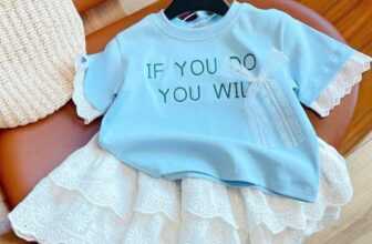 [🆕🇻🇳] Mermaid Kids  (Nàng tiên cá nhỏ)- Thời trang cao cấp cho bé 🧑‍🧒❤️️👶⭐️  SALE 1XX – SET ÁO THUN + CHÂN VÁY REN SIÊU XINH
Hàng đẹp – giá yêu – số lượng có hạnÁo thun xanh in chữ dễ thương, phối nơ ren xinh xắn
Chân váy ren , shares-0✔️ , likes-1❤️️ , date-2025-12-08 17:20:20🇻🇳🇻🇳🇻🇳📰🆕