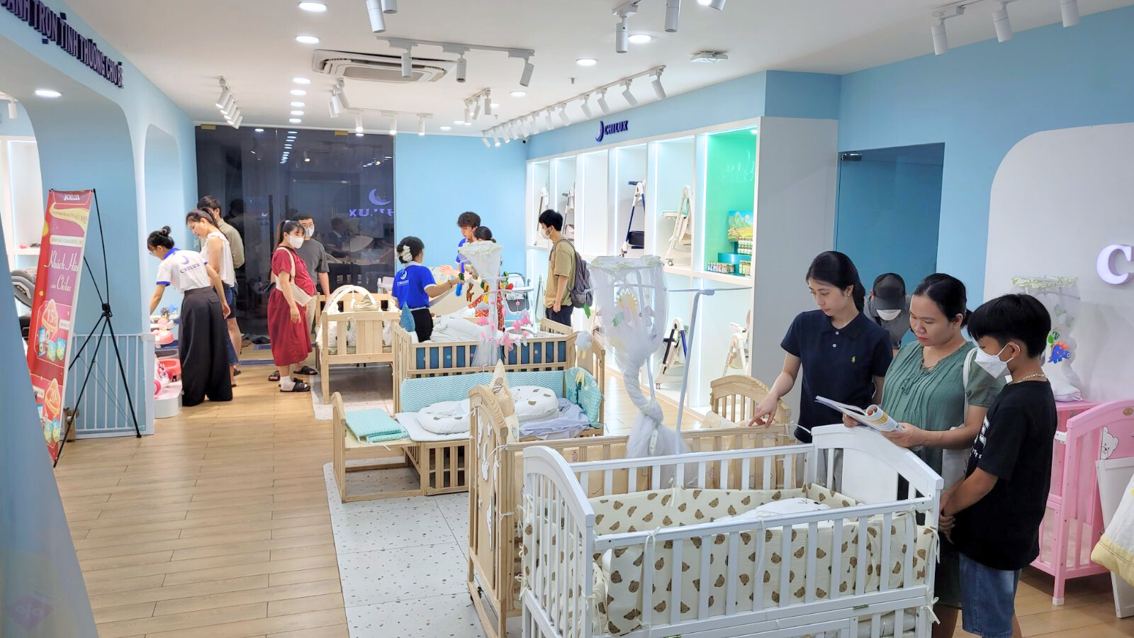 [🆕🇻🇳] Minikoioi Việt Nam – thương hiệu đồ dùng ăn dặm cho bé từ Thổ Nhĩ Kỳ 🧑‍🧒❤️️👶⭐️ ĐÃ TÌM ĐƯỢC BÍ QUYẾT GIÚP BÉ MÊ ĂN DẶM HƠNVới dụng cụ ăn dặm MINIKOIOI từ 100% silicone tinh khiết, an toàn trong từng chi tiết, thông minh trong từng t , shares-0✔️ , likes-5❤️️ , date-2025-12-05 16:56:45🇻🇳🇻🇳🇻🇳📰🆕