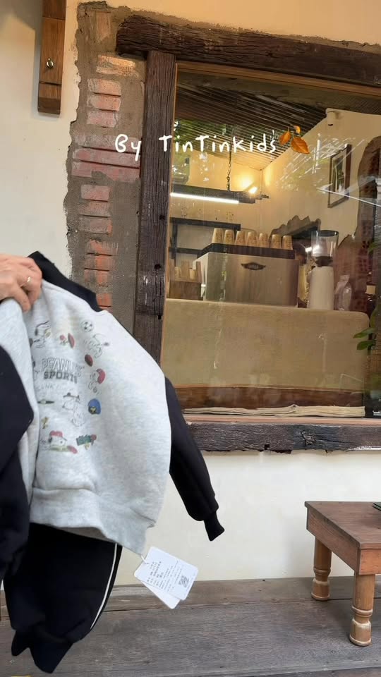 [🆕🇻🇳]  SAAN – Baby’s World – 𝐒𝐀𝐀𝐍 𝐎𝐑𝐃𝐄𝐑 𝐀𝐔𝐓𝐇𝐄𝐍𝐓𝐈𝐂 𝐅𝐎𝐑 𝐌𝐎𝐌 & 𝐁𝐀𝐁𝐘 🧑‍🧒❤️️👶⭐️ Áo ấm tặng bà tặng mẹ màu sắc nhã nhặn#235k/áo3 màu : đen – nâu – ghi
Bảng size :
XL : 45-52kg
2XL : 52-60kg
3XL : 60-67kg
4XL : 67-75kg
5XL : 75-82kg , shares-1✔️ , likes-0❤️️ , date-2025-12-06 23:03:01🇻🇳🇻🇳🇻🇳📰🆕