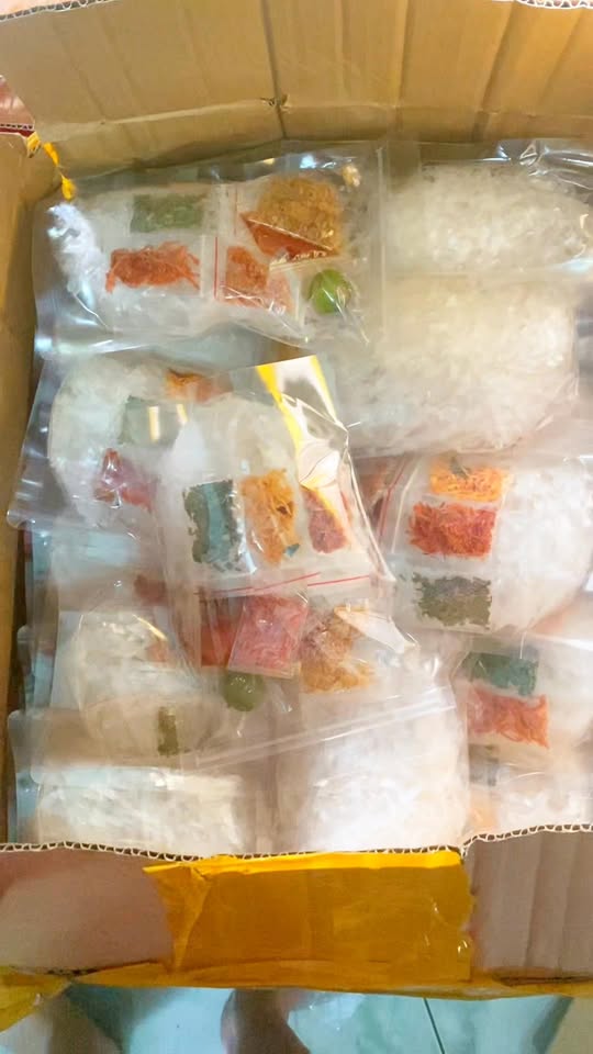 [🆕🇻🇳] Chuyên sỉ các loại Bánh tráng-Ăn vặt 🍔 Top1Food  🍜 Sỉ 9k túi zip TO ĐÙNG
Từ 20 bịch
Sang xịn mịn
 Đủ loại gia vị chuẩn theo công thức ngon nhất. Tép hành sa tế sốt bò khô gà bò…trộn là ăn thôi
 Tiện lợi, ăn , shares-0✔️ , likes-9❤️️ , date-2025-12-09 01:32:53🇻🇳🇻🇳🇻🇳📰🆕