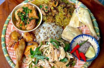 [🆕🇻🇳] CÀ MÈN – Đặc sản quê hương Quảng Trị 🍔 Top1Food 🍜 Cuối tuần, Cà Mèn có chi ngon rứa?Chủ nhật ni, Mèn có mấy món ngon:
– Mẹt gà nguyên con
– Gà nổ muối kèm xôi đậu xanh
– Bún lòng xào nghệ
– Bánh ướt g , shares-1✔️ , likes-71❤️️ , date-2025-12-07 15:25:52🇻🇳🇻🇳🇻🇳📰🆕