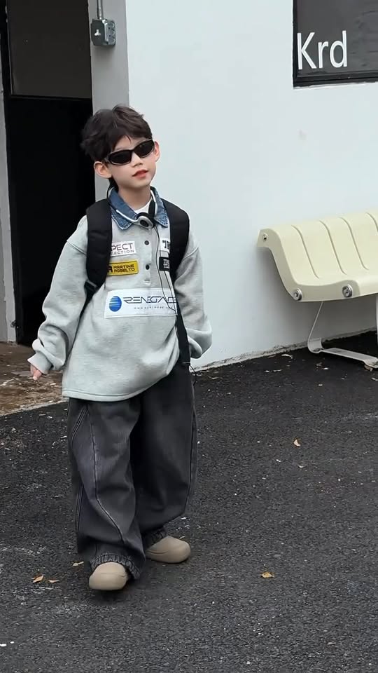 [🆕🇻🇳]  Voi Kun – Thời trang trẻ em có sẵn – Hàng Quảng Châu 🧑‍🧒❤️️👶⭐️ Đơn giản mà mê thiệt ạ !!! Áo nỉ cổ jean, quần jean basic  , shares-0✔️ , likes-1❤️️ , date-2025-12-08 05:23:54🇻🇳🇻🇳🇻🇳📰🆕