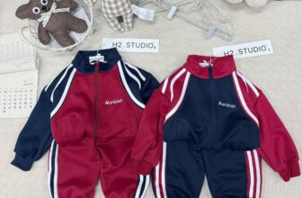 [🆕🇻🇳] Kids1993 – chuyên sỉ lẻ quần áo, phụ kiện cho bé từ 1-5 tuổi 🧑‍🧒❤️️👶⭐️ Sẵn hàng #169k/set bộ thể thao
Set MARIAHAN này đỉnh lắm các bác ơi
Ngầu tnay chuẩn gu các bé chưaa ạ  phối màu siêu đẹp bắt mắtCác mẹ phối cho con t , shares-0✔️ , likes-3❤️️ , date-2025-12-09 23:05:44🇻🇳🇻🇳🇻🇳📰🆕