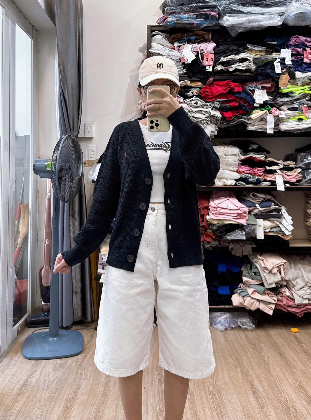 [🆕🇻🇳] Chou Shop – chuyên hàng xuất xịn 👕 Top1Fashion 👗  CÒN 1 MÀU ĐEN THÔI Ạ.
CARDIGAN XỊN TƯNG
550 còn 440
, shares-0✔️ , likes-1❤️️ , date-2025-12-08 03:10:13🇻🇳🇻🇳🇻🇳📰🆕