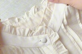 [🆕🇻🇳] Kate By Linh Nguyen – Kim Mã 😎❤️️⭐️ 𝐅𝐄𝐍𝐘 𝐒𝐇𝐈𝐑𝐓 𝐑𝐄𝐒𝐓𝐎𝐂𝐊Hot hit Feny đã chính thức quay trở lại sau thời gian “cháy hàng”.
Thiết kế cổ trụ phối bèo, cúc bọc đồng màu và form suông thoải mái g , shares-0✔️ , likes-1❤️️ , date-2025-12-09 16:58:23🇻🇳🇻🇳🇻🇳📰🆕