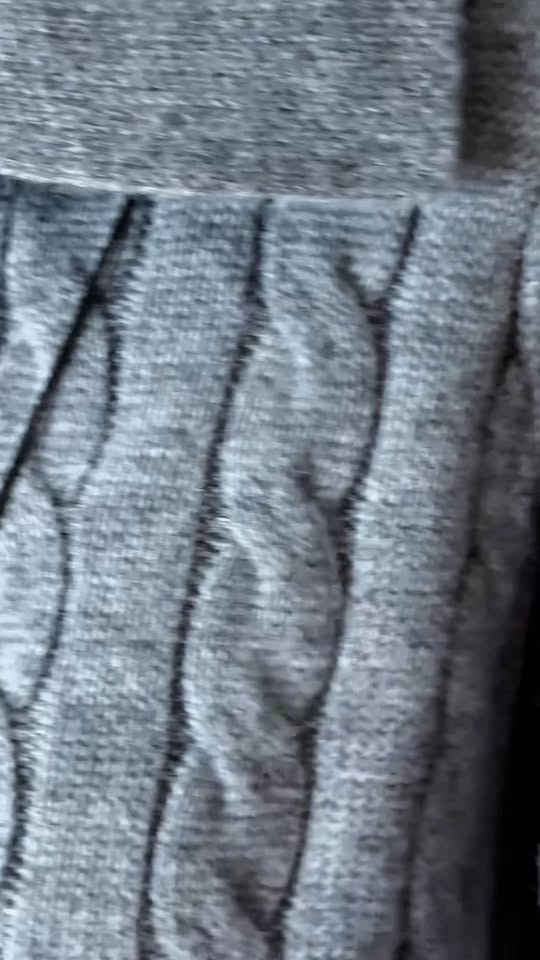 [🆕🇻🇳] Thu Hiền Nguyễn  -Cửa hàng quần áo 👕 Top1Fashion 👗  Set dạ Tweed 2 món siêu xinh cải viền đá
Em làm dáng fit eo tôn dáng lắm luôn
Mặc tách rời cũng xinh luôn ạ
Em sale giá siêu hời #7xx cả set tin nổi không  , shares-3✔️ , likes-16❤️️ , date-2025-12-04 19:07:14🇻🇳🇻🇳🇻🇳📰🆕