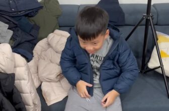 [🆕🇻🇳]  VNXK Limited Kids 🧑‍🧒❤️️👶⭐️ Đã muốn kiếm tiền mua bimbim rồi . Cả nhà ủng hộ cháu có tiền mua sữa với bimbim. Xúc xích , shares-0✔️ , likes-17❤️️ , date-2025-12-10 05:08:26🇻🇳🇻🇳🇻🇳📰🆕