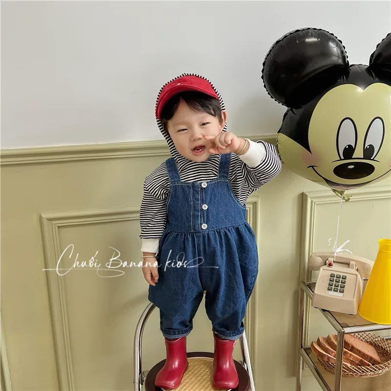 [🆕🇻🇳]  Chuối-Banana Kids – chuyên quần áo sơ sinh, trẻ em xuất khẩu, hàng xuất dư, QC 🧑‍🧒❤️️👶⭐️ Mặc đẹp không khó, cái khó là chưa mua đồ ở shop em thôi mom ưiii
Yếm jeans + áo hoodie kẻ siêu xinh cho bé yêu
Form rộng vừa, chất jean mềm – bé mặc tho , shares-1✔️ , likes-6❤️️ , date-2025-12-07 03:08:57🇻🇳🇻🇳🇻🇳📰🆕