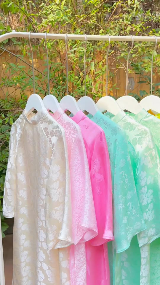 [🆕🇻🇳]  Milky Baby Shop – Thời trang bé yêu 🧑‍🧒❤️️👶⭐️ Không có màu nào đẹp nhất – chỉ có màu mình thích nhất
Áo dài lụa nhà e chỉ chọn màu trend – sáng da – dễ mặc – dễ nổi
Vải cao cấp – form suông rộng đẹp đ , shares-0✔️ , likes-3❤️️ , date-2025-12-11 17:58:45🇻🇳🇻🇳🇻🇳📰🆕