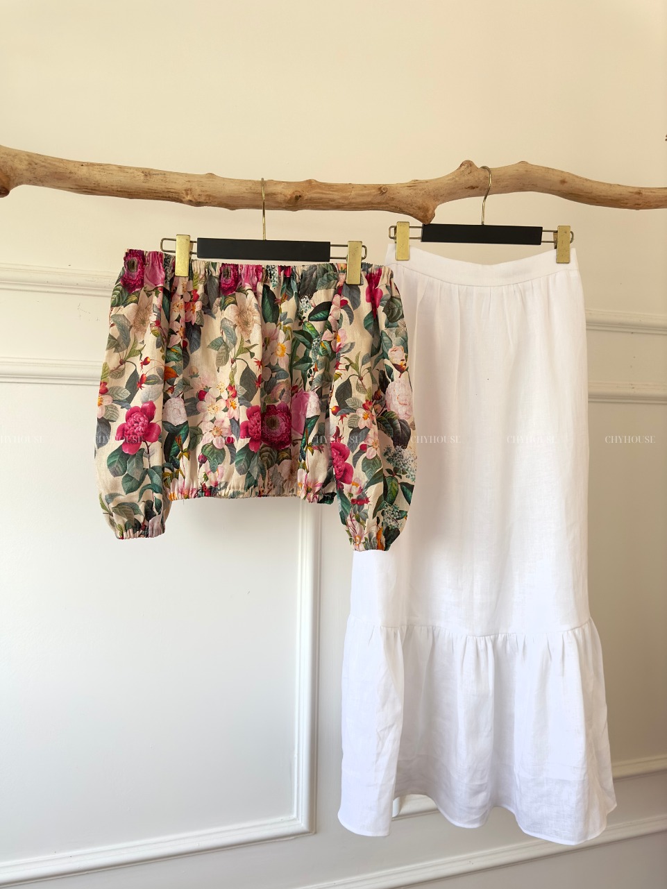 [🆕🇻🇳] CHYHOUSE 👕 Top1Fashion 👗  CHYHOUSE | Đẹp nhẹ nhàng mà vẫn thật nổi bậtChiếc áo hoa tay bồng đúng chuẩn nữ tính – họa tiết vintage phối màu rất tinh tế, mềm mại và trẻ trung. Phom , shares-1✔️ , likes-3❤️️ , date-2025-12-08 17:00:10🇻🇳🇻🇳🇻🇳📰🆕