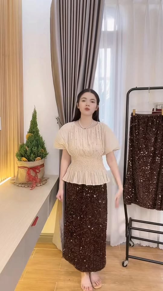 [🆕🇻🇳] JM – thương hiệu thời trang JM DRESS DESIGN 👕 Top1Fashion 👗  𝐉𝐌 𝐗 𝐇𝐎𝐀 𝐇𝐀𝐔 𝐃𝐎 𝐇𝐀 | BỘ SƯU TẬP ÁO DÀI “THANH”Hoa hậu Đỗ Hà yêu kiều trong tà áo dài “Thanh Vũ”, nhẹ nhàng lưu giữ từng khoảnh khắc dịu dàng của mùa thu  , shares-4✔️ , likes-146❤️️ , date-2025-12-08 18:08:07🇻🇳🇻🇳🇻🇳📰🆕