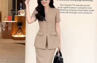 [🆕🇻🇳] NGOC HA Design 👕 Top1Fashion 👗  SALE
10 set cuối cùng còn trong kho nên NGOC HA gửi tặng nàng voucher giảm 500K cho cả set. Inbox NGOC HA sớm nhé, số lượng còn cực kì ít đó. , shares-0✔️ , likes-6❤️️ , date-2025-12-11 00:57:00🇻🇳🇻🇳🇻🇳📰🆕