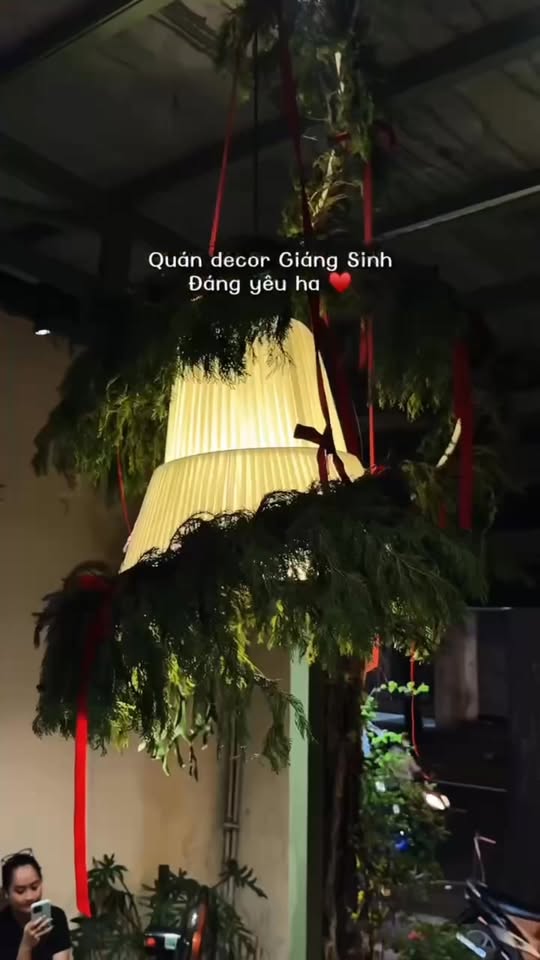 [☕️🇻🇳] Đen Đá Coffee 🥤 Top1Coffee ☕️ Dear Santa,
Mang cái lạnh đến Đen Đá Pasteur để Dennies vừa chill Noel vừa thưởng thức BST cafe mới với “chilled milk” đi
————— , shares-0✔️ , likes-5❤️️ , date-2025-12-07 23:00:37🇻🇳🇻🇳🇻🇳📰🆕