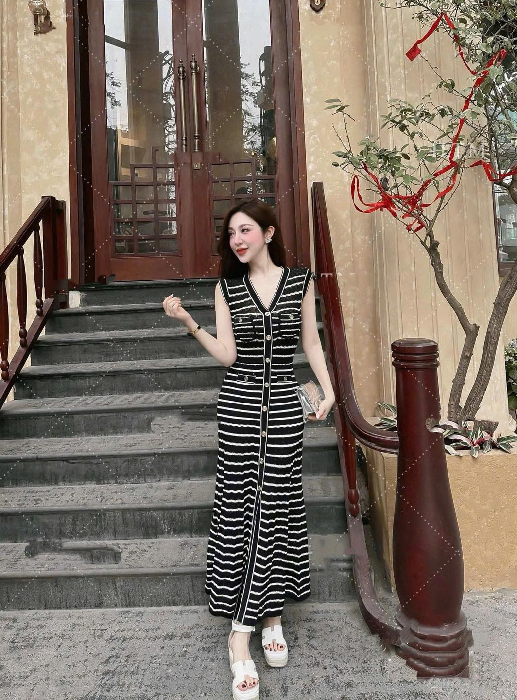 [🆕🇻🇳] NAHY Dressing Room  👕 Top1Fashion 👗  Váy maxi kẻ ngang xinh sang mặc siêu tiện lại sang nha ạ, hàng QCCC xịn xò mê lắm ạLike và Follow page NAHY Dressing Room để cập nhật và xem thật nhiều  , shares-0✔️ , likes-1❤️️ , date-2025-12-07 01:30:16🇻🇳🇻🇳🇻🇳📰🆕