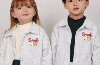 [🆕🇻🇳]  SEOHI – Cửa hàng quần áo sơ sinh & trẻ em 🧑‍🧒❤️️👶⭐️ Gợi ý mặc cardigan thật xinh, thật ấm cho các bé iuuu
Các bé gái lựa ngay chân váy kaki xếp li mặc cùng áo giữ nhiệt và đi thêm chiếc tất dài, khoác áo car , shares-0✔️ , likes-3❤️️ , date-2025-12-11 18:32:30🇻🇳🇻🇳🇻🇳📰🆕