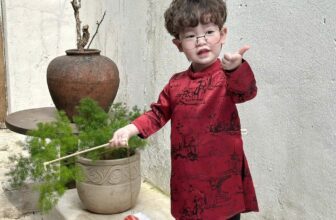 [🆕🇻🇳] Richkid Clothing 🧑‍🧒❤️️👶⭐️ BEEMO 5377SDB – TET COLLECTION 2026!!!
𝐀́𝐎 𝐃𝐀̀𝐈 𝐓𝐄̂́𝐓 𝐕𝐀̉𝐈 𝐆𝐀̂́𝐌 𝐇𝐎𝐀̣ 𝐓𝐈𝐄̂́𝐓 𝐁𝐄𝐄𝐌𝐎
Chất liệu vải gấm cao cấp, hoạ tiết sắc nét, tinh tế
Thiết kế áo dài c , shares-0✔️ , likes-2❤️️ , date-2025-12-09 18:18:21🇻🇳🇻🇳🇻🇳📰🆕