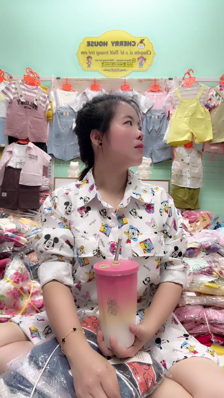 [🆕🇻🇳] K2K Boutique VNXK – QUẦN ÁO VNXK  👕 Top1Fashion 👗  Quần jean Co…mf. Form suông rộng thời thượng, che khuyết điểm đỉnh cao. Chất vải dày dặn, đứng form mặc thoải mái, không bí, không lộ
Bảng size:
Sz S: E , shares-1✔️ , likes-4❤️️ , date-2025-12-10 18:13:59🇻🇳🇻🇳🇻🇳📰🆕