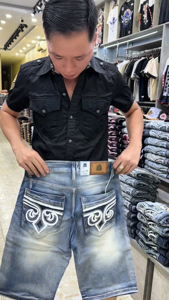 [🆕🇻🇳] Mr Kiệt -Hàng Hiệu Giá Sỉ – Chuyên sỉ – lẻ uy tín , chất lượng  [🆕Top1Vietnam🇻🇳] 👕 Top1Fashion 👗  Thêm mẫu short Jean này vào tủ đồ nha AE  #mrkiet #jeans #denim #shorts , shares-0✔️ , likes-26❤️️ , date-2025-12-09 18:17:06🇻🇳🇻🇳🇻🇳📰🆕