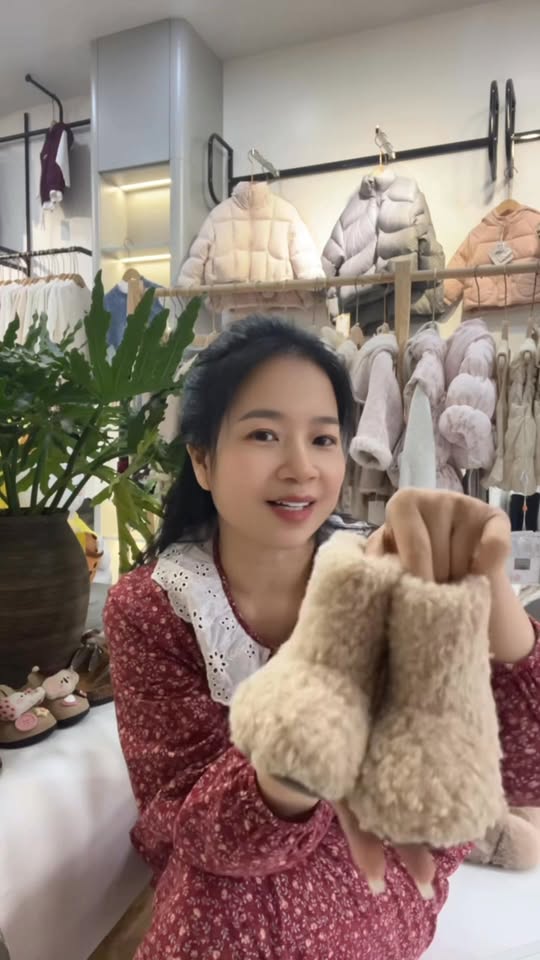 [🆕🇻🇳] Mẹ và Bé Lào Cai – Bống Xinh 135 Quy Hoá 🧑‍🧒❤️️👶⭐️ Bé gái nào cũng cần nha
#bongxinh135
#ThoiTrangTreEm #ThoiTrangChoBeYeu #ShopBongXinh  #HangQuangChauChoBe #OutfitChoBe 
#hottrend2025
#giaychobe #botchobe , shares-0✔️ , likes-1❤️️ , date-2025-12-10 02:46:04🇻🇳🇻🇳🇻🇳📰🆕