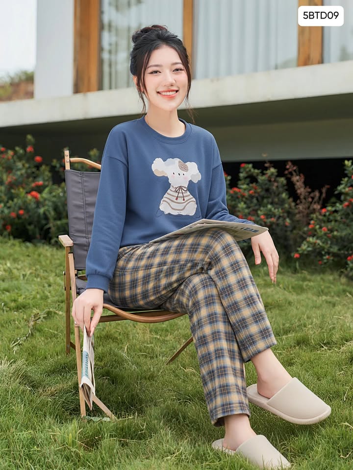 [🆕🇻🇳] Cardina  – Đẹp và Thoải mái mỗi ngày 👕 Top1Fashion 👗  Bộ Tổ Ong Bo Gấu | Trẻ Trung & Năng ĐộngThiết kế mang tinh thần trẻ trung với gấu áo bo nhẹ, tạo hiệu ứng gọn gàng và tôn dáng mà vẫn giữ sự thoải mái. C , shares-0✔️ , likes-1❤️️ , date-2025-12-12 01:30:32🇻🇳🇻🇳🇻🇳📰🆕