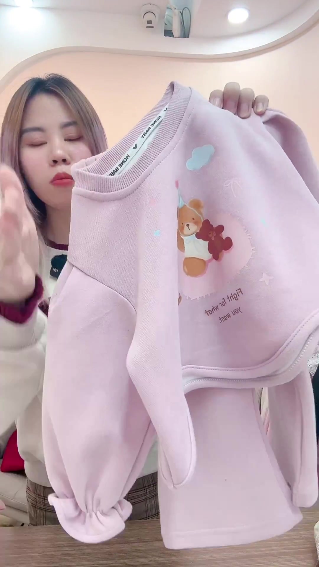 [🆕🇻🇳] Bảo bảo shop (Shop Bảo Bảo) – Chuyên sỉ và lẻ thời trang bé trai gái  🧑‍🧒❤️️👶⭐️  , shares-1✔️ , likes-78❤️️ , date-2025-12-18 15:35:39🇻🇳🇻🇳🇻🇳📰🆕