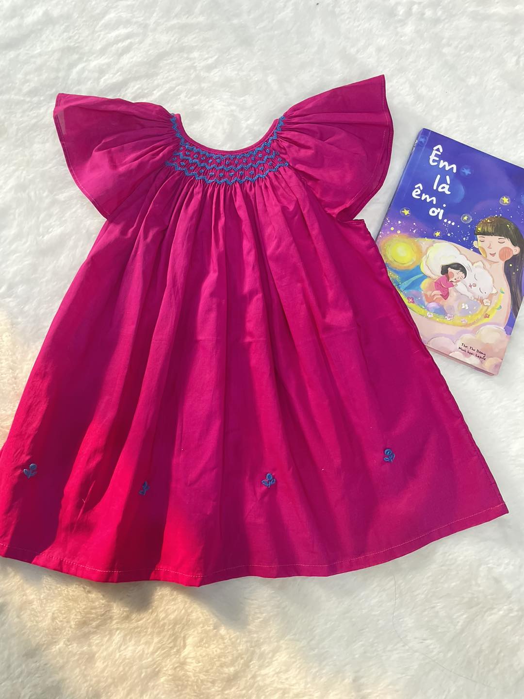 [🆕🇻🇳] Lấp La Lấp Lánh – Bring Korea close to you 🌟 🧑‍🧒❤️️👶⭐️ 𝐒𝐞𝐭 𝐛𝐚́𝐧𝐡 𝐪𝐮𝐞̂́ 𝐍𝐨𝐞𝐥 𝟓 𝐡𝐨̣̂𝐩…𝒎𝒐́𝒏 𝒒𝒖𝒂̀ 𝒏𝒉𝒐̉, 𝒌𝒚́ 𝒖̛́𝒄 𝒅𝒂̀𝒊 𝒍𝒂̂𝒖Set bánh xinh đẹp, chỉn chu với 5 hộp thiếc cao cấp hình ông già Noel, tuần lộc, gấu , shares-0✔️ , likes-4❤️️ , date-2025-12-07 04:13:20🇻🇳🇻🇳🇻🇳📰🆕