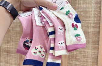 [🆕🇻🇳] Duyetatula – quần áo việt nam xuất khẩu xịn 👕 Top1Fashion 👗  G175k/10 đôiTẤT bé gái TRẺ EM SIÊU HOT
Xinh quá là xinh luôn ạ
Ai đam mê kuromi thì không thể bỏ qua set này được
10 Đôi kết hợp màu trắng và màu t , shares-1✔️ , likes-0❤️️ , date-2025-12-08 02:17:10🇻🇳🇻🇳🇻🇳📰🆕