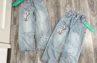 [🆕🇻🇳] RiceMilk Kids – thời trang trẻ em xuất khẩu 😎❤️️⭐️ Quần jean xuông thêu đỉnh chóp cho mẹ và bé diện đôi. Chất jean dày dặn và đặc biệt là rất mềm, hình thêu sắc nét. Hàng cao cấp e bao chất lượng, giá ta.g  , shares-0✔️ , likes-2❤️️ , date-2025-12-09 17:44:29🇻🇳🇻🇳🇻🇳📰🆕