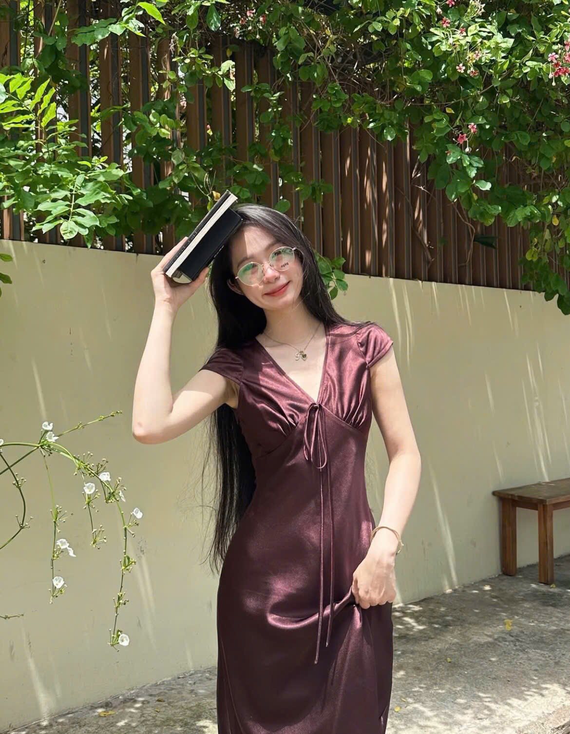 [🆕🇻🇳] Vie – Quần áo – Thương hiệu 👕 Top1Fashion 👗  Hine Dress  2 8 9. 0 0 0
Màu: Nâu, đen, xám
Size: SM
=============
Inbox để được tư vấn thêm
Page: Vie
Instagram: Vie.since2014
Shop: 58 đường 79 Tân Qu , shares-0✔️ , likes-0❤️️ , date-2025-12-11 00:43:37🇻🇳🇻🇳🇻🇳📰🆕