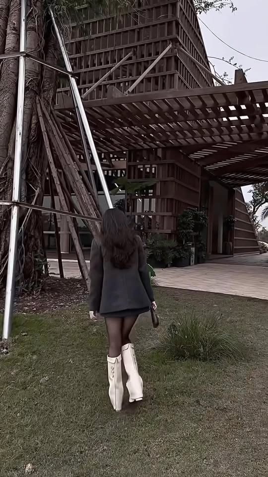 [🆕🇻🇳] NGỌC ÁNH DƯƠNG – Chuyên TKế Cao Cấp – QCCC – Siêu Cấp VIP 👕 Top1Fashion 👗  Nổ ib cả tuần nay rồi.  Màu dạ đậm lạ mắt tôn da nha , shares-0✔️ , likes-2❤️️ , date-2025-12-30 20:33:32🇻🇳🇻🇳🇻🇳📰🆕