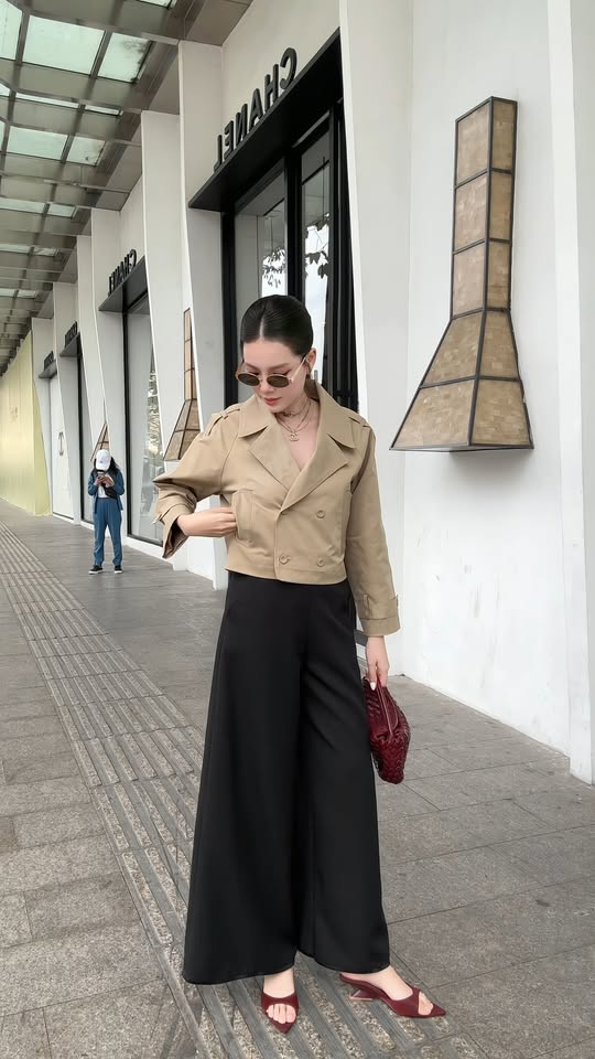 [🆕🇻🇳] VIVIKA ra đời năm 2021 bởi Founder cùng đội ngũ thiết kế trẻ năng động với triết lý: SHINE YOUR WAY 👕 Top1Fashion 👗  Phong cách cho ngày hôm nay
#vivikaclothing #vivika #suitsbychan #style #trend #fashion #design #thietke #thoitrang #dichoi #ootd #streetstyle #set #setdo , shares-0✔️ , likes-37❤️️ , date-2025-12-08 03:01:11🇻🇳🇻🇳🇻🇳📰🆕