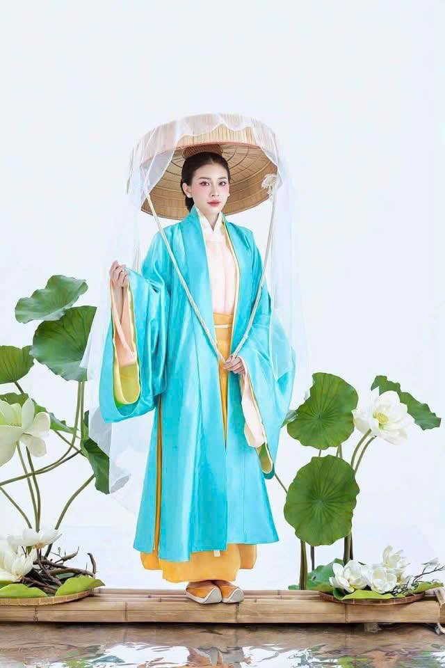 [🆕🇻🇳] Tiệm Nhà Bông Cho Thuê Đồ 👕 Top1Fashion 👗  GIAO LĨNH CẬP BẾN THÊM 3 MÀU cả nhà ơi!! Nhà Bông có cả nón quai thao, nón ba tầm,…. cho nhà mình chụp full combo luôn nha————————
Ib đặt lịch sớm tránh  , shares-0✔️ , likes-1❤️️ , date-2025-12-11 17:35:06🇻🇳🇻🇳🇻🇳📰🆕