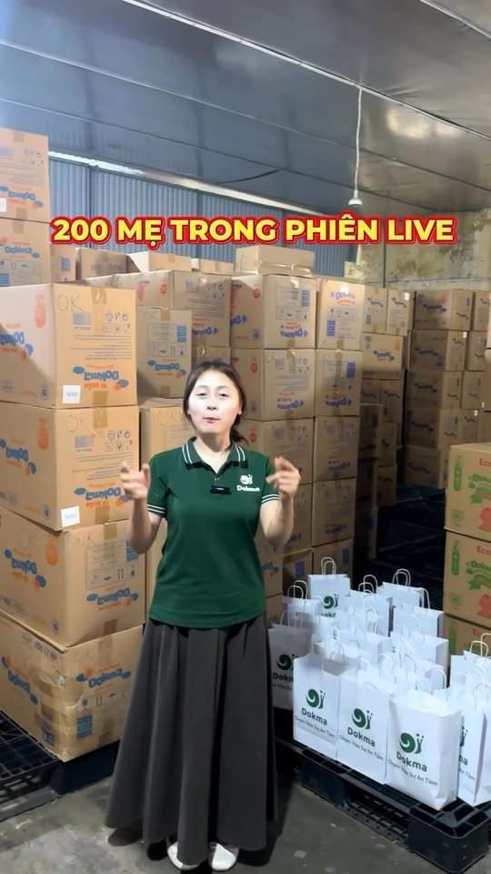 [🆕🇻🇳] BINSY – Mẹ và Em Bé – Chuyên thiết kế gấu dâu, hàng size đại  🧑‍🧒❤️️👶⭐️ Len khoá kéo về sẵn nguyên bộ sưu tập rồi ạ
Size 110-150
, shares-1✔️ , likes-2❤️️ , date-2025-12-10 19:45:00🇻🇳🇻🇳🇻🇳📰🆕