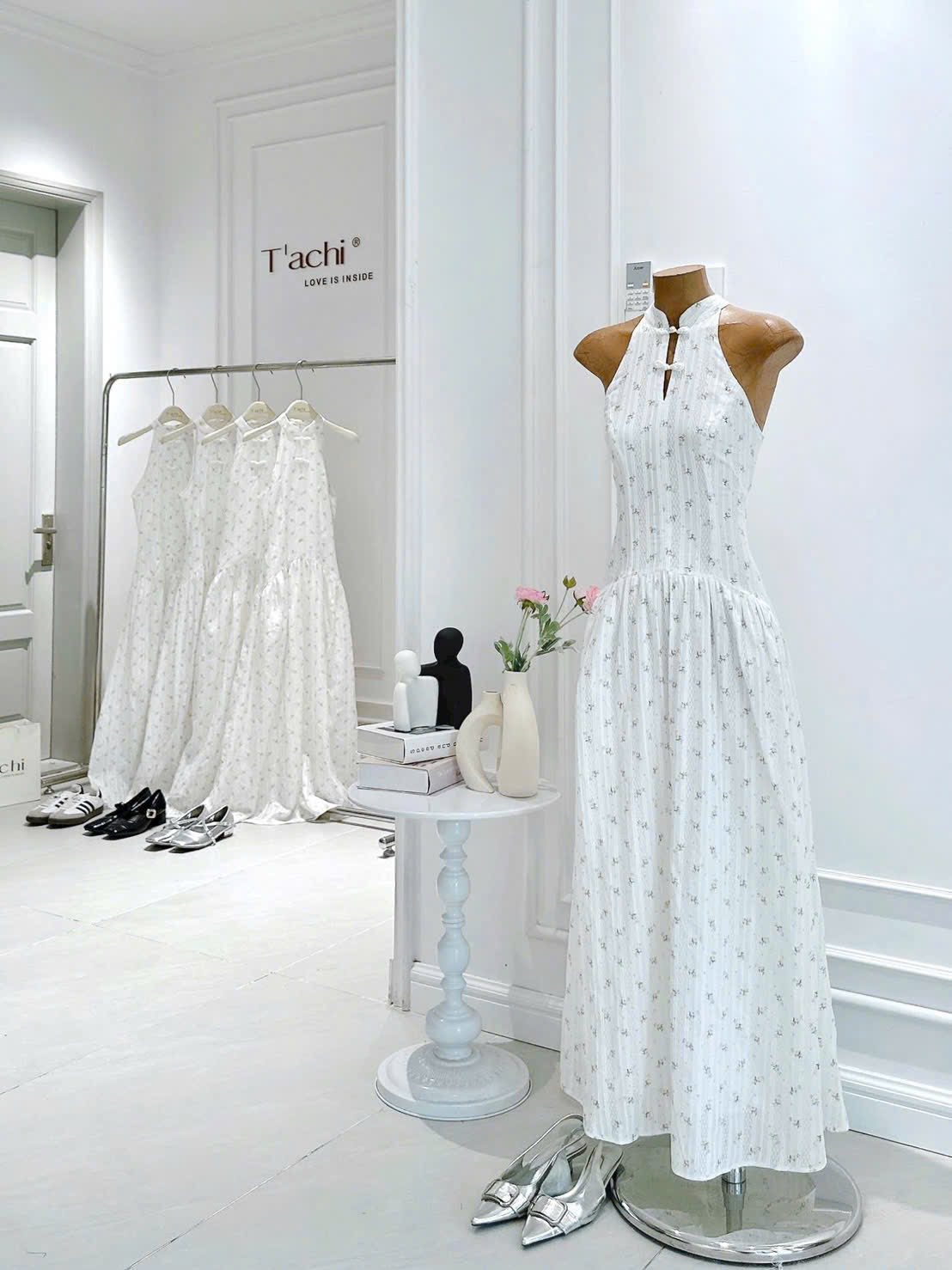 [🆕🇻🇳] Pea.storee 𝐓𝐢𝐞̣̂𝐦 𝐐𝐮𝐚̂̀𝐧 𝐀́𝐨 𝐍𝐮̛̃  👕 Top1Fashion 👗  MAXI HOẠ TIẾT CỔ YẾM NÚT TÀU CÀI CỔ 01
SIZE SM
300k
, shares-0✔️ , likes-0❤️️ , date-2025-12-11 23:29:42🇻🇳🇻🇳🇻🇳📰🆕