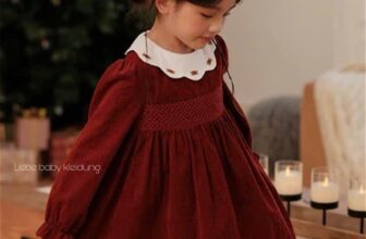 [🆕🇻🇳] Emikids – thời trang trẻ em xuất xịn – Sỉ lẻ thời trang trẻ em 🧑‍🧒❤️️👶⭐️ 250k/c
Váy nhung tăm smock thêu cổ, hoạ tiết xinh xắn.
Thiết kể mang hơi hướng cổ điển Châu Âu sang trọng nà vẫn giữ được nét ngọt ngào đáng yêu cho bé.
Si , shares-0✔️ , likes-1❤️️ , date-2025-12-08 18:52:18🇻🇳🇻🇳🇻🇳📰🆕