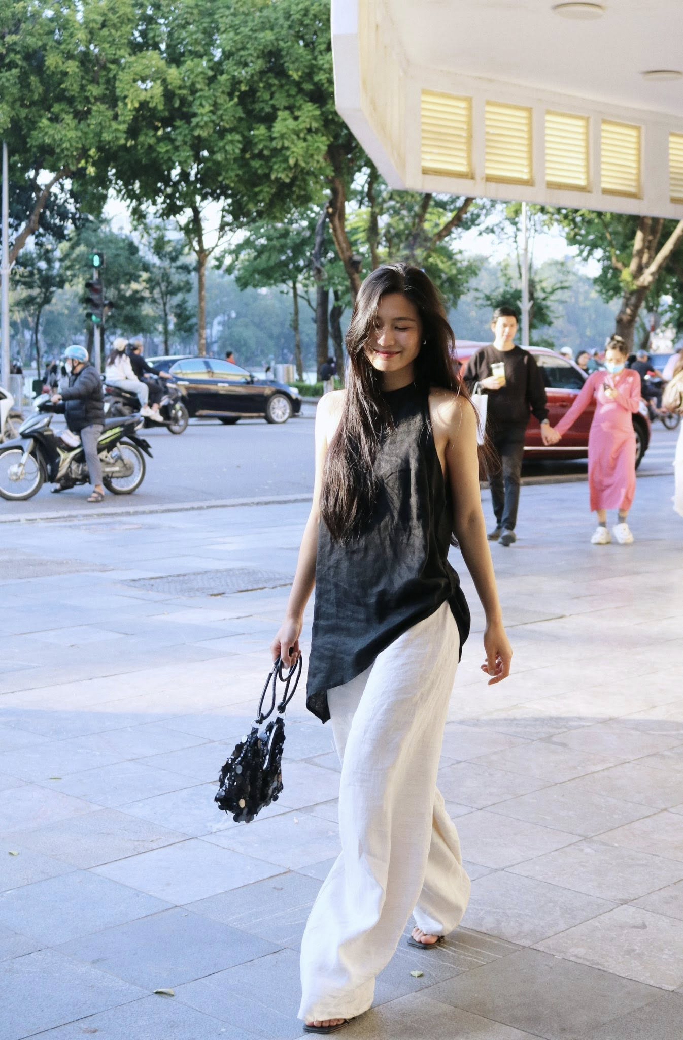 [🆕🇻🇳] OnmeLocal – 𝐒𝐨𝐦𝐞𝐭𝐡𝐢𝐧𝐠 𝐀𝐛𝐨𝐮𝐭 𝐋𝐢𝐧𝐞𝐧 𝐁𝐲 𝐎𝐍𝐌𝐄. 👕 Top1Fashion 👗  Rạng rỡ xuống phố với set áo yếm linen tà chéo tựa như chiếc lá bay nhẹ nhàng trong gió. Kết hợp cùng quần muối tiêu ống suông, mang lại sự thoải mái và dị , shares-0✔️ , likes-19❤️️ , date-2025-12-11 22:22:04🇻🇳🇻🇳🇻🇳📰🆕