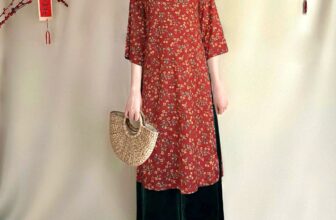 [🆕🇻🇳] Lim Clothing Một thương hiệu cao cấp của nhà Cati  👕 Top1Fashion 👗  Áo Dài Mộc Miên – Bộ sưu tập A2630
Lấy cảm hứng từ vẻ đẹp mộc mạc và tự nhiên, thiết kế tôn vinh sự tinh tế trong từng chi tiết.Chất liệu len lụa dệt kim , shares-0✔️ , likes-1❤️️ , date-2025-12-11 17:07:58🇻🇳🇻🇳🇻🇳📰🆕