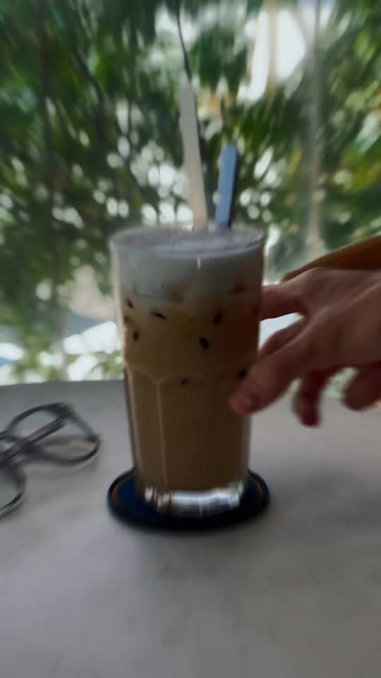 [☕️🇻🇳] DoveZi Coffee 🥤 Top1Coffee ☕️ Âm thanh tại DoveZi cùng ly Capuchino đá sáng nay  
#dovezicoffee #asmr #coffeetayninh 
—-
(*) 𝗗𝗼𝘃𝗲𝗭𝗶 𝗖𝗼𝗳𝗳𝗲𝗲 – 258 Nguyễn Văn Rố , shares-0✔️ , likes-12❤️️ , date-2025-12-17 17:36:06🇻🇳🇻🇳🇻🇳📰🆕