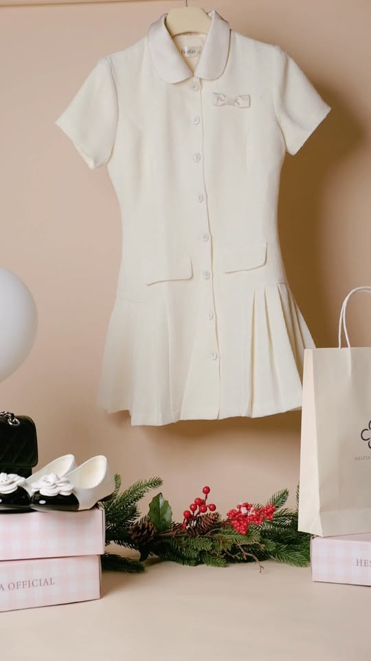 [🆕🇻🇳] H e s T i a 👕 Top1Fashion 👗   𝐈𝐭’𝐬 𝐭𝐡𝐞 𝐦𝐨𝐬𝐭 𝐰𝐨𝐧𝐝𝐞𝐫𝐟𝐮𝐥 𝐭𝐢𝐦𝐞 𝐨𝐟 𝐭𝐡𝐞 𝐲𝐞𝐚𝐫!Mùa lễ hội năm nay, Hestia muốn gửi đến nàng những thiết kế tinh tế nhất từ Ombelles Collection.Hãy để nhữn , shares-0✔️ , likes-4❤️️ , date-2025-12-09 16:22:56🇻🇳🇻🇳🇻🇳📰🆕