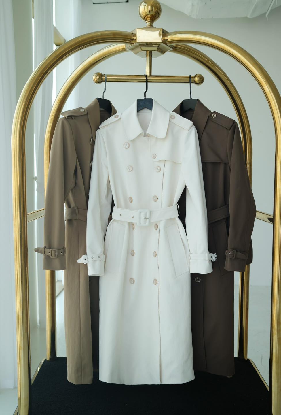 [🆕🇻🇳] ACE Apparel 👕 Top1Fashion 👗  Một khoản đầu tư xứng đáng cho tủ đồ dài lâu
𝐀𝐜𝐞 𝐀𝐭𝐞𝐥𝐢𝐞𝐫 | 𝐒𝐢𝐠𝐧𝐚𝐭𝐮𝐫𝐞 𝐓𝐫𝐞𝐧𝐜𝐡 𝐂𝐨𝐚𝐭Một thiết kế mang tính timeless đúng nghĩa: dáng trench cổ điển, màu sắc , shares-0✔️ , likes-7❤️️ , date-2025-12-10 03:02:33🇻🇳🇻🇳🇻🇳📰🆕