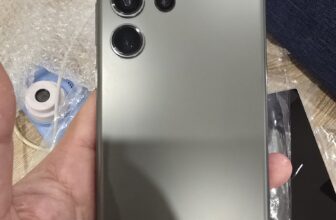 [🆕🇻🇳] Điện thoại xách tay Hàn quốc Công Dung ♥️️ Top1Shop 🛍️  Lỡ tay đi ngay tấn thóc. Bán thanh lý s23u/512gb lỡ tay làm rơi mực nhẹ có 1 sọc ngay chỗ mực lúc có lúc ko? Máy đẹp, cấu hình cao vút snap 8gen2, 12gb /51 , shares-0✔️ , likes-3❤️️ , date-2025-12-09 17:05:35🇻🇳🇻🇳🇻🇳📰🆕