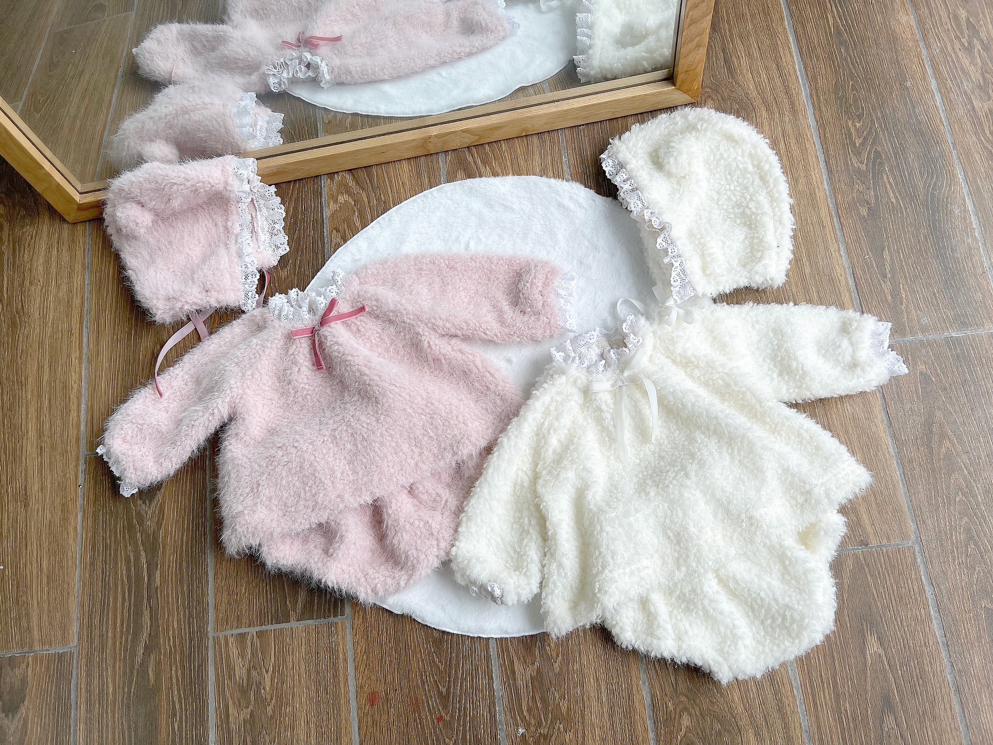 [🆕🇻🇳] Mimi.Bibi – Cửa hàng nhỏ bán quần áo 🧑‍🧒❤️️👶⭐️ 3 món hời ơi ( mũ – áo – sịp ) . Này cứ gọi là chân ái với mấy cháu toàn lợi 
Size sơ sinh < 7 kg ( 60-70cm)
Size 1: 8-10kg (75-84cm)
Size 2: 11-13kg (85-9 , shares-2✔️ , likes-8❤️️ , date-2025-12-13 20:02:07🇻🇳🇻🇳🇻🇳📰🆕